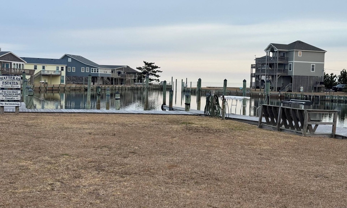 Hatteras House | 2-bedroom 2 Bath WaterView, ROUND House with AC in Hatteras, 2 Queen beds 2 twin