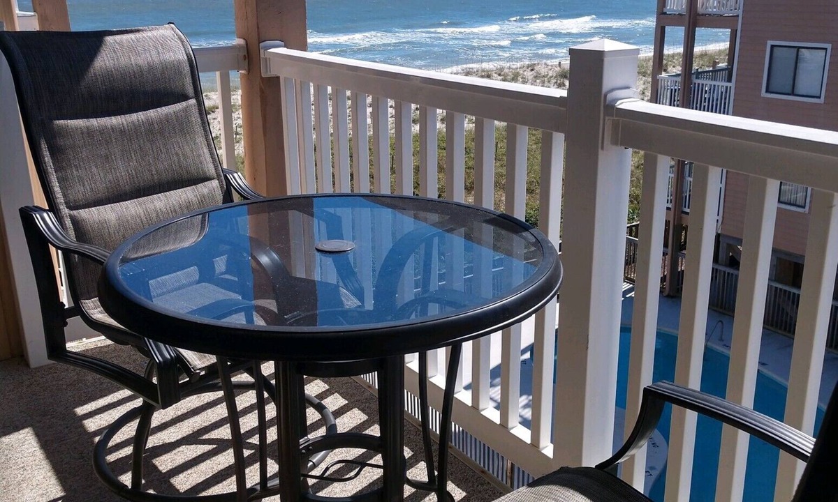 Wilmington Beach Condo | 3rd Floor 2BR OF Condo - Near Boardwalk; chairs/umbrella provided in the summer