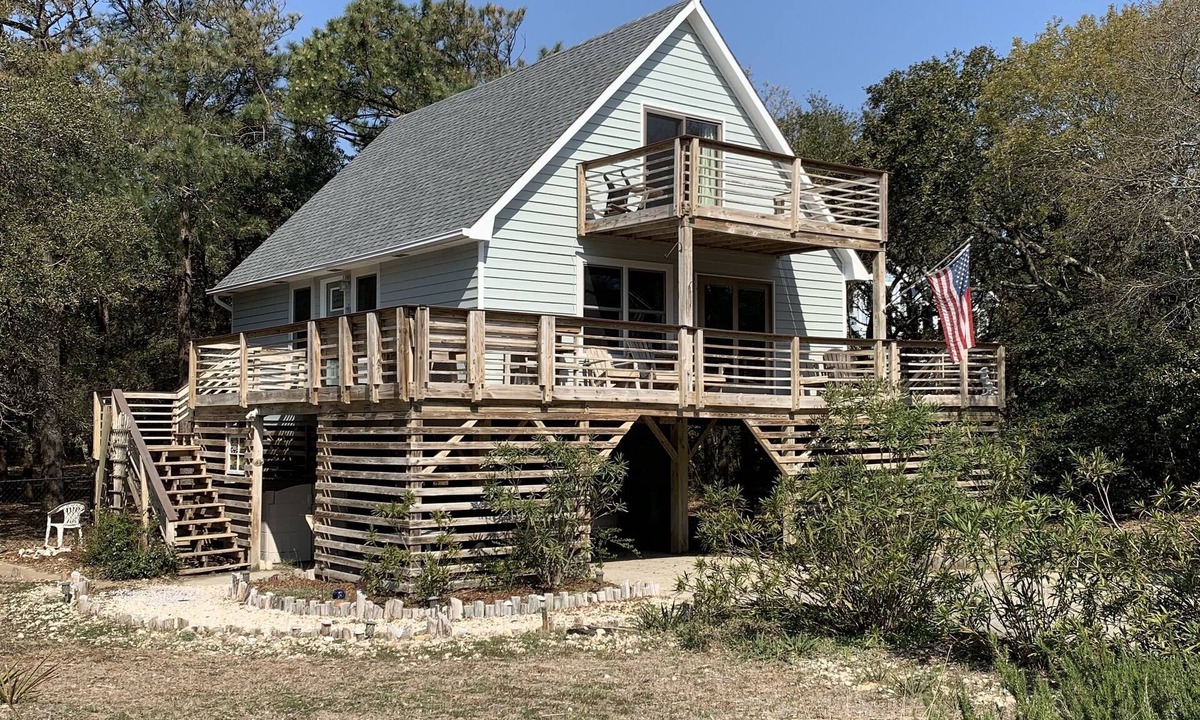 Southern Shores Cottage | 4 Bedroom 2 Bath beach retreat, quiet beaches of Southern Shores. Pets invited.