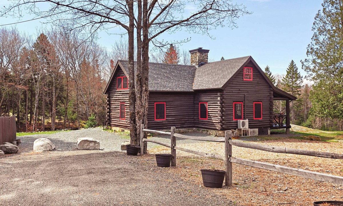 Corea Cabin | 40 Acre Forested Privacy w/Deeded Beach Access Near Acadia Schoodic