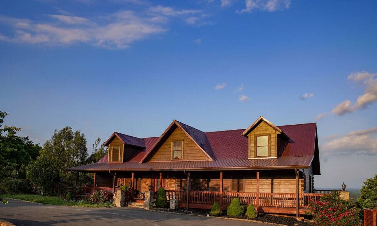 Dobson Cabin | 8 BR Mountaintop Lodge with views - Sleeps 22