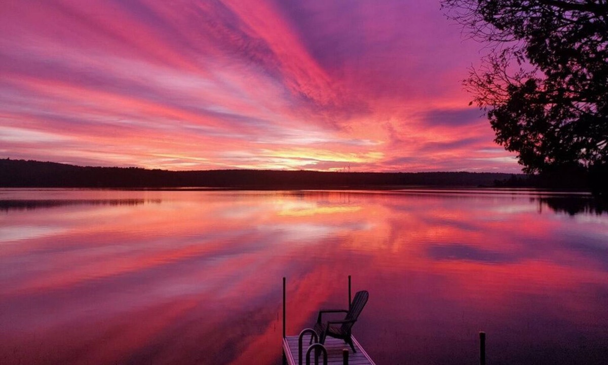 Franklin Cabin | A classic Maine waterfront retreat with easy access to Acadia National Park.