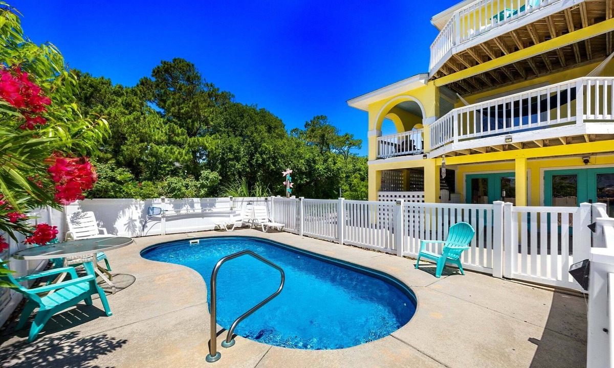 Monteray Shores House | Abby Gale Dog Friendly Corolla Escape w/Pool & Hot Tub