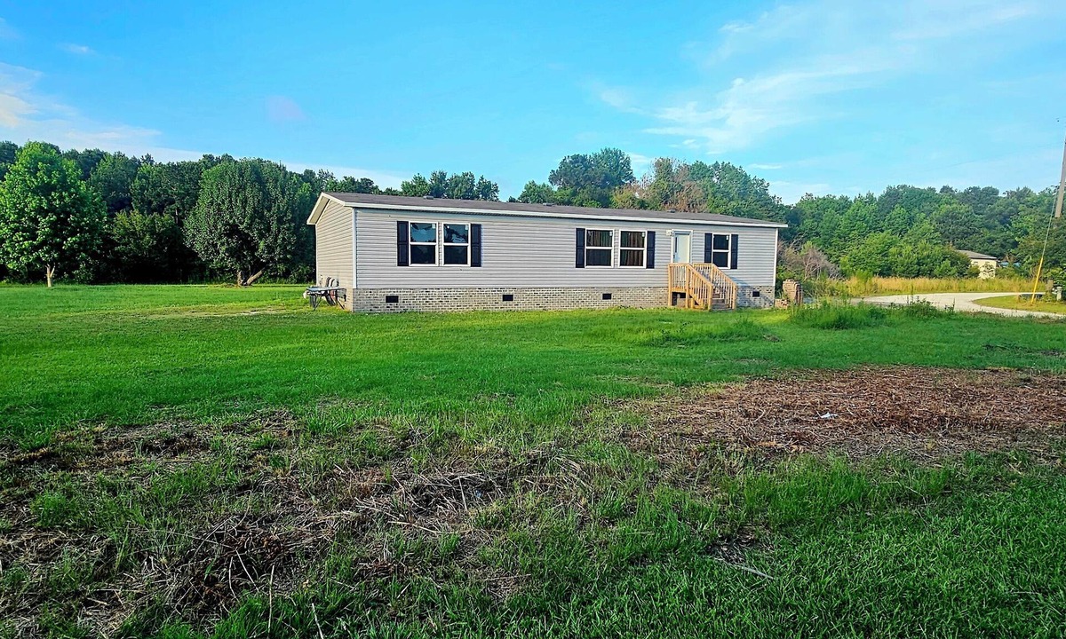Hampstead House | Affordable Topsail Island Getaway, Sleeps 8 & Only 7 minute drive to the Ocean!