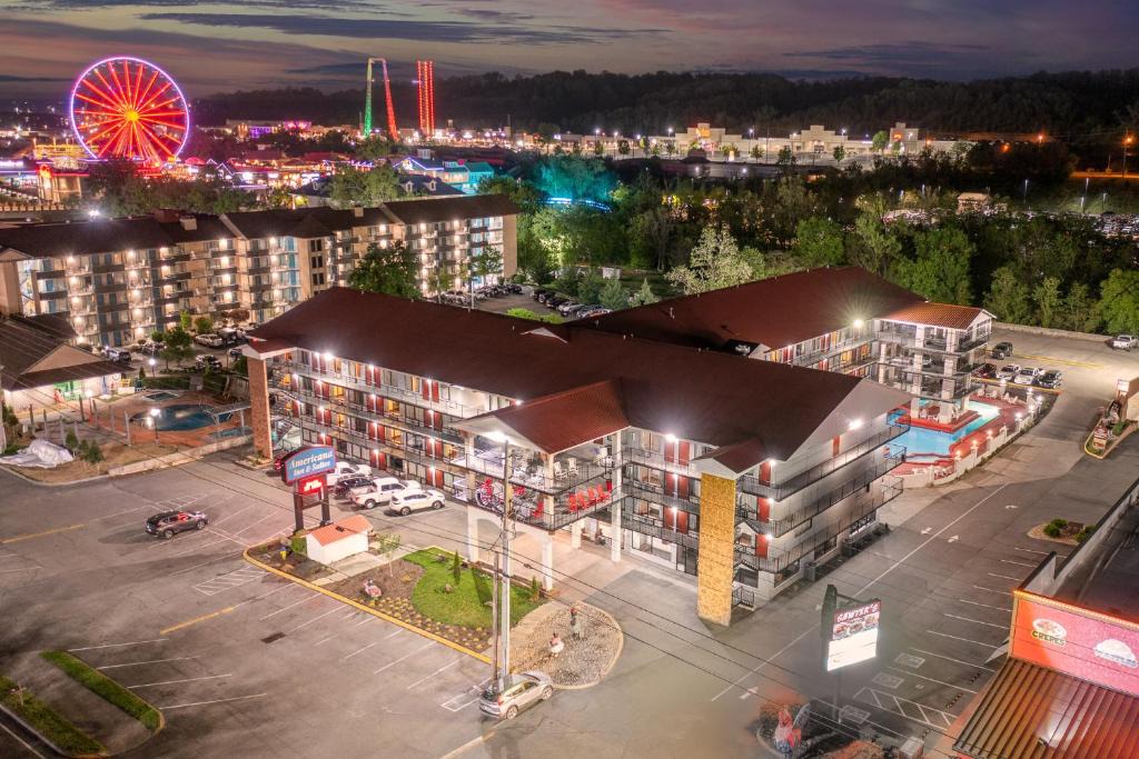 Pigeon Forge Hotel | Americana Inn a Travelodge by Wyndham