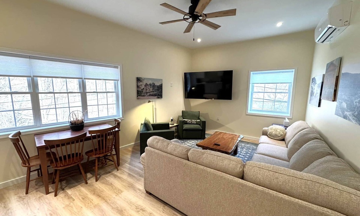 Hot Springs Apartment | Apt. 4 Tower View Apartment in the Heart of Hot Springs