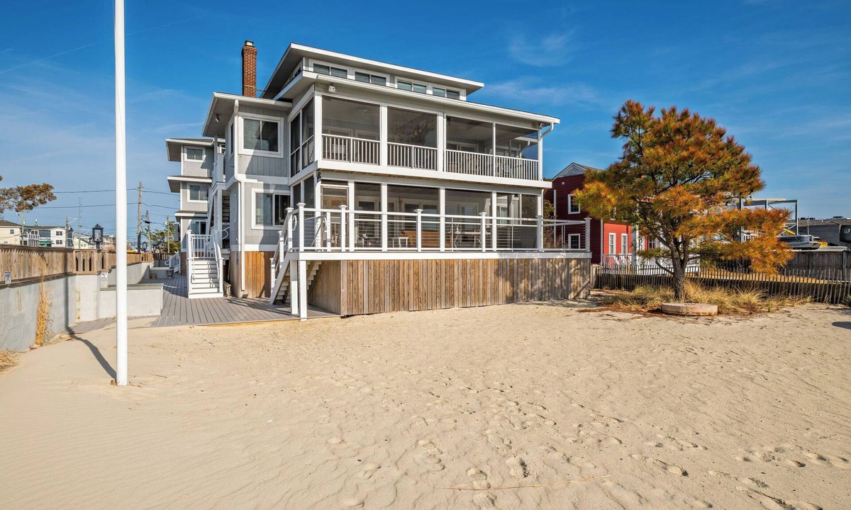 Dewey Beach Condo | Available 2 night Fall Bayfront beach Getaway & parking sleeps 8