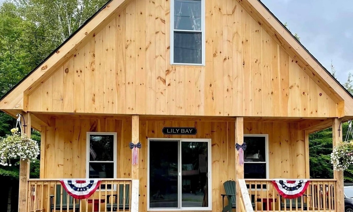 Greenville Cabin | Baker cabin|Downtown Greenville-Moosehead Lake|WIFI|Pets Ok|2 cabins available