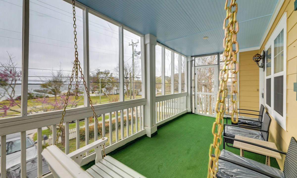 Morehead City Cottage | Beach, Pier Access! Pet-friendly Crystal Coast Gem