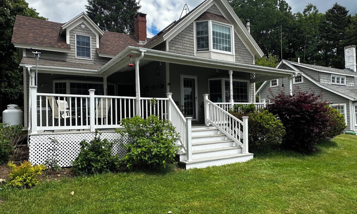 Brooksville House | Beautiful 3-bedroom House in South Brooksville Perfect for Relaxing Stays