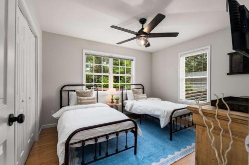 East Ellijay House | Big, Cozy Home w/Fire Pit in the Heart of Ellijay