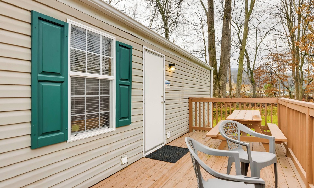 Waynesville Cabin | Blue Ridge Base Camp: Resort Cabin in Waynesville