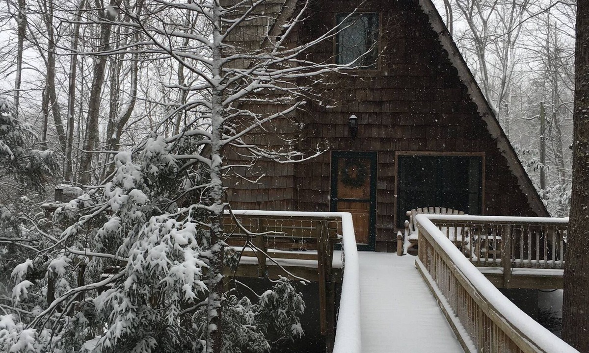 Charter Hills Ski Chalet | Book your FALL GETAWAY NOW!