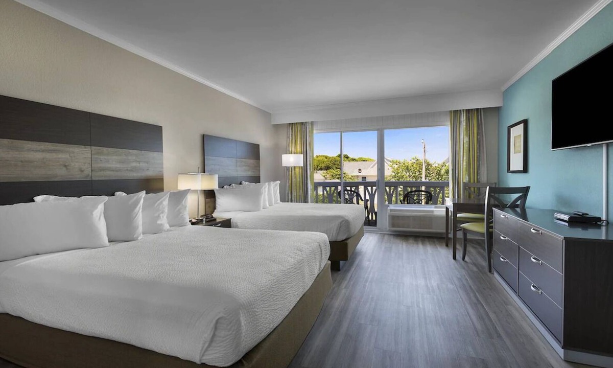 Myrtle Beach Resort | Bright Ocean View Room Near Boardwalk, Pool & Dining – Myrtle Beach