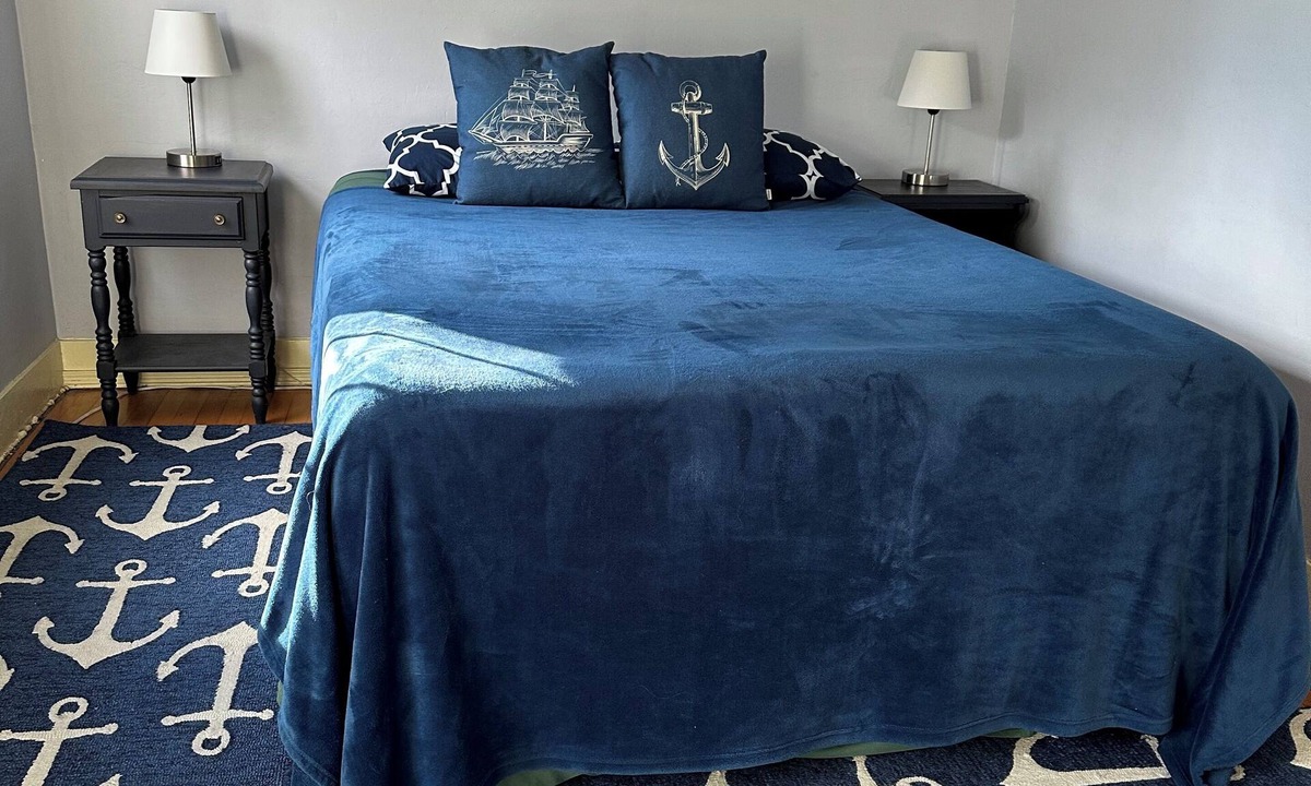 Bath House | Captain's 1BR Apt. Experience authentic Maine. Near everything. No fees.
