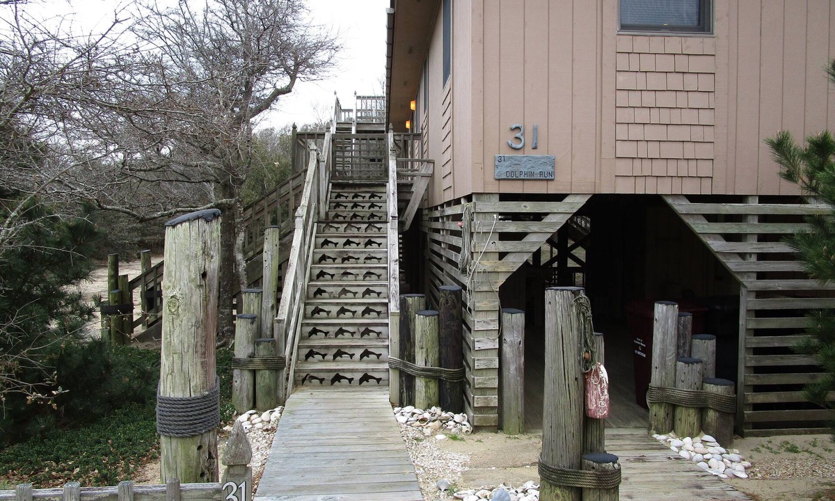 Southern Shores House | CAPTAINS QUARTERS - AN ALL INCLUSIVE VACATION RENTAL LOCATED IN SOUTHERN SHORES!