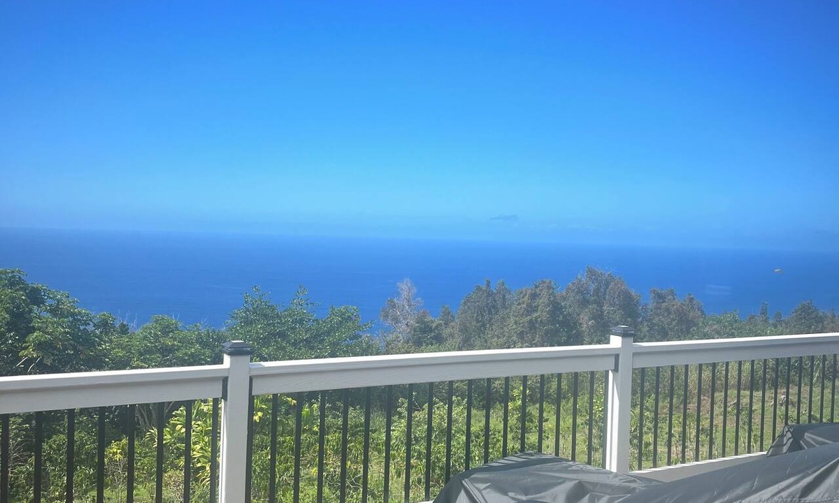 Opihihale House | Charming 2-bedroom house in Captain Cook with WiFi and AC
