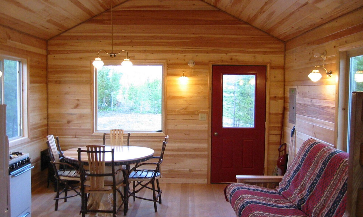 Polebridge Cabin | Charming cabin with Incredible Mountain Views!