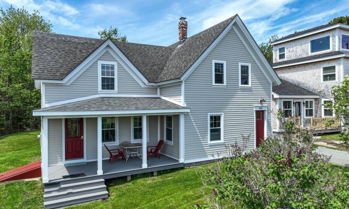 Corea House | Coastal charm & harbor views just steps from Sand Cove Beach