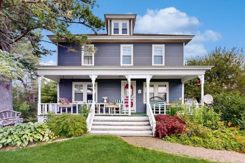 East Sullivan House | Coastal Serenity Retreat with Ocean Views, Spacious Porch and Modern Comforts