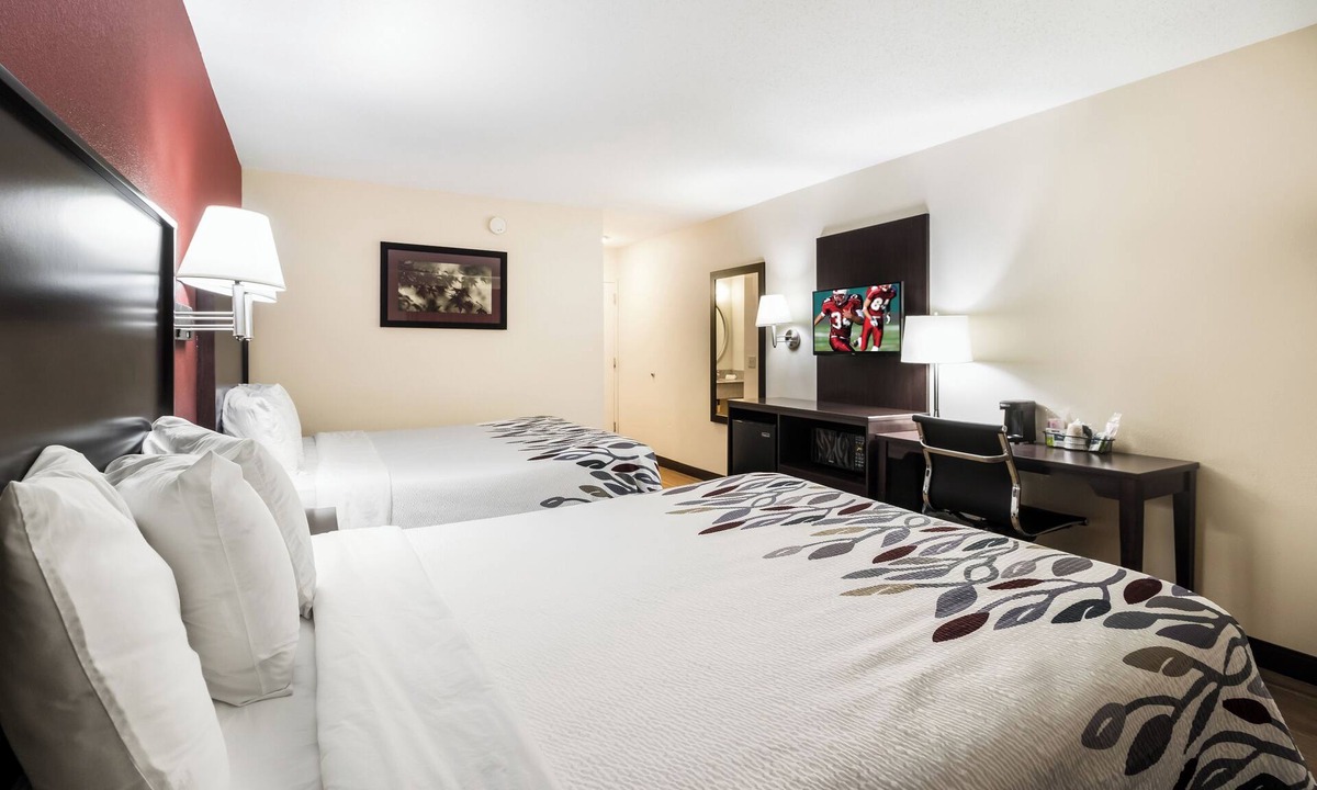 Murfreesboro Hotel | Comfortable & Affordable Stay w/Free Parking Near I-24, Stones River Mall