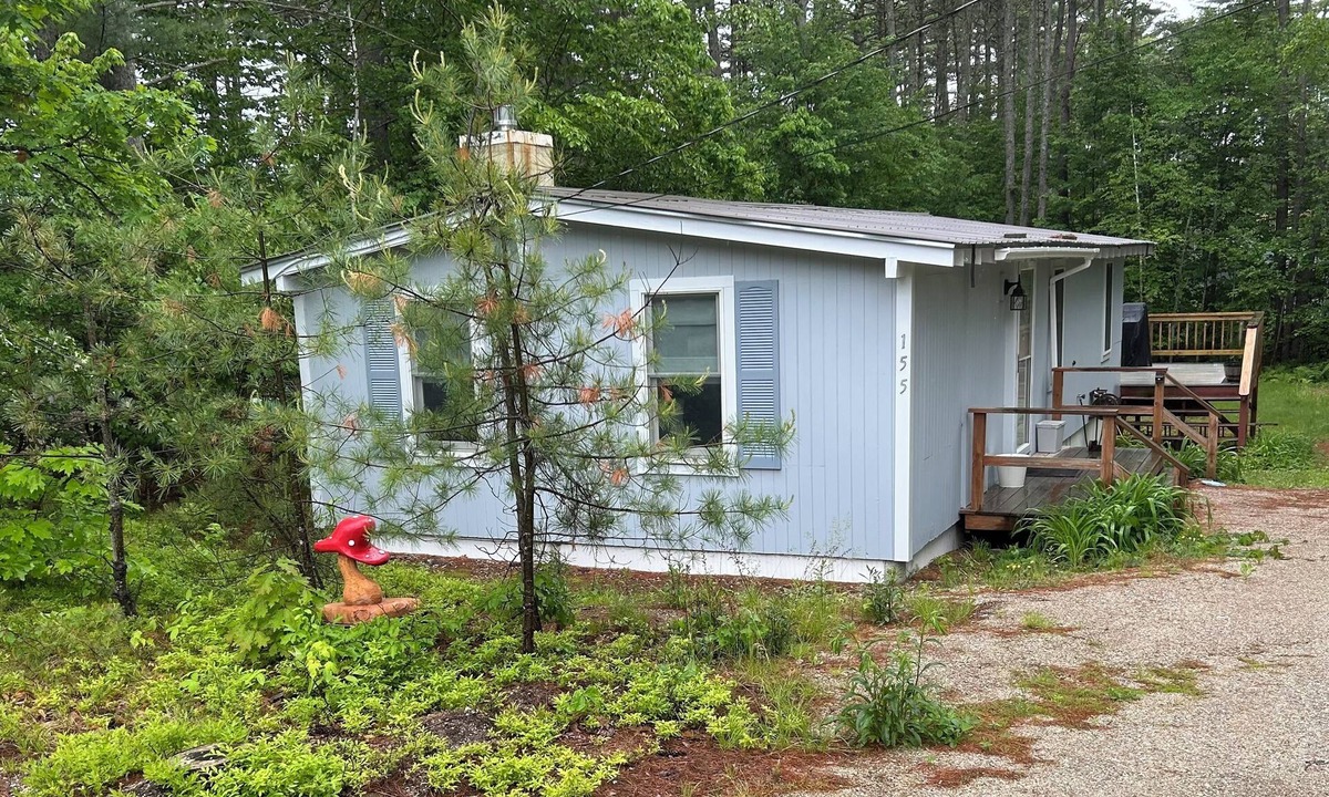 Fryeburg Cottage | Cozy 2-bedroom cottage with AC and beach access in lovely Fryeburg, Maine