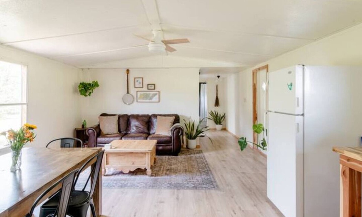 Sequatchie House | Cozy basecamp minutes from waterfalls, hiking and climbing