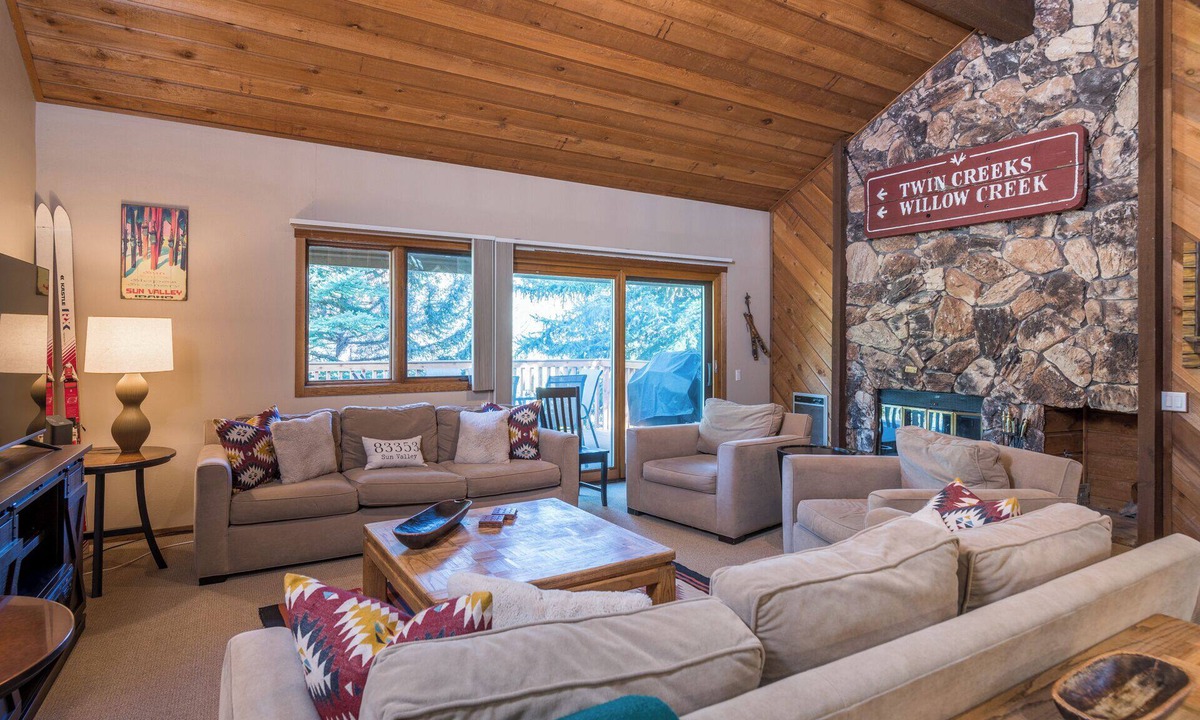 Elkhorn Village House | Cozy Family sized Condo- access to Pools and other Summer time Amenities