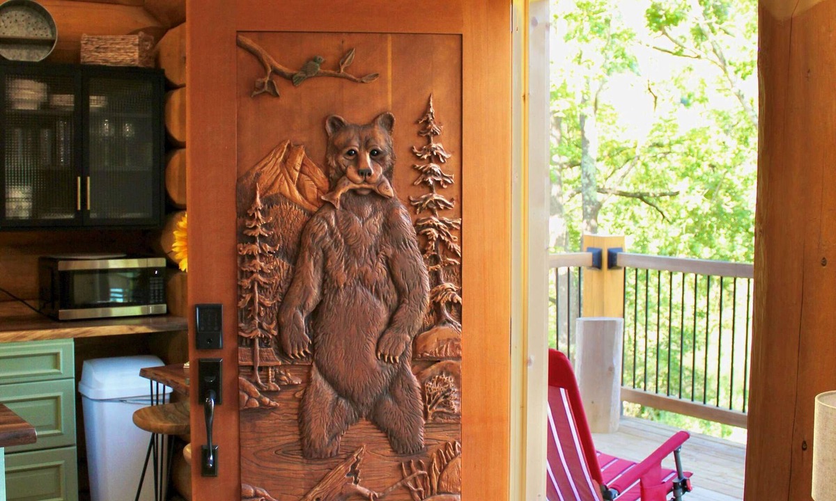 Edray Cabin | Custom Log Home directly along the Greenbrier River sits the River Ridge Retreat