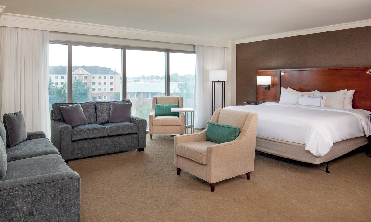 Chesapeake Hotel | Delta Hotels by Marriott Chesapeake Norfolk