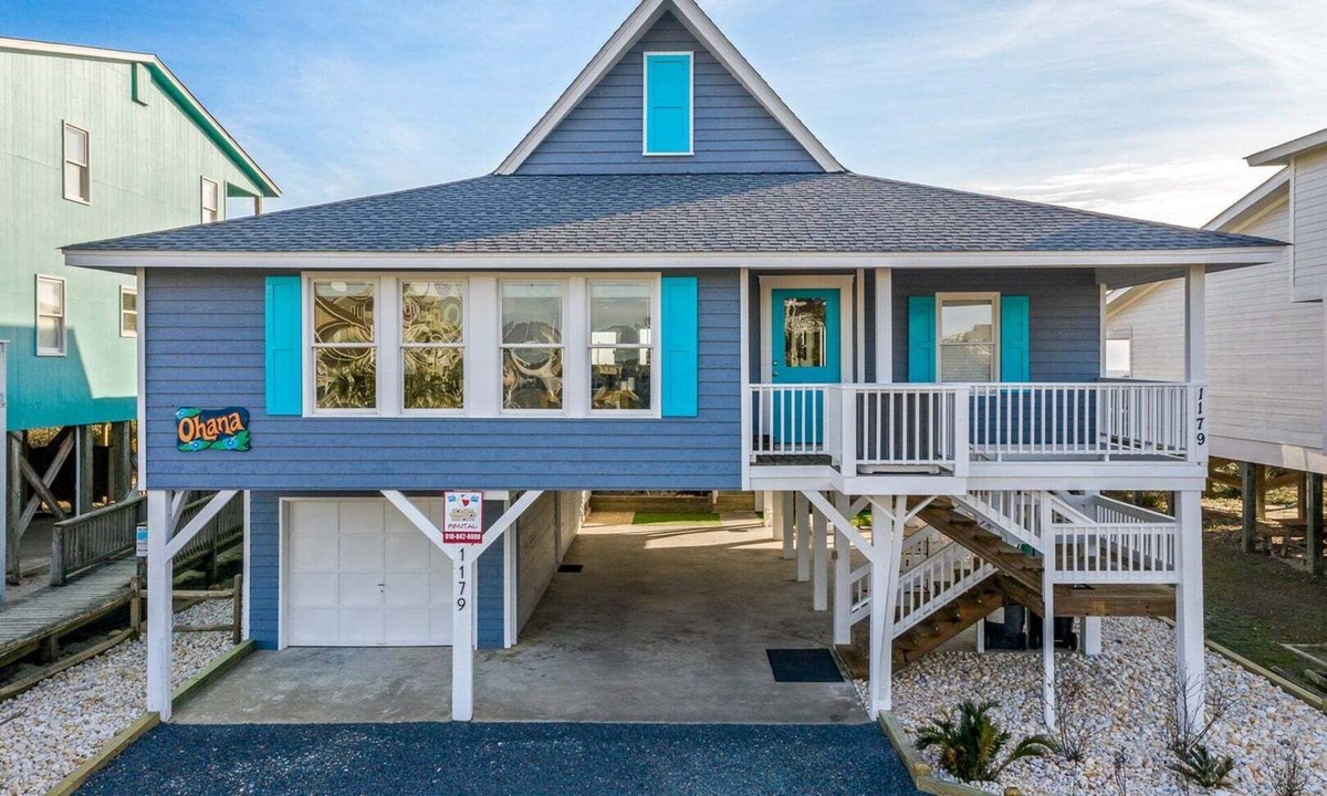 Holden Beach House | Discover Ohana, a stunning oceanfront 4-bedroom house in Holden Beach.