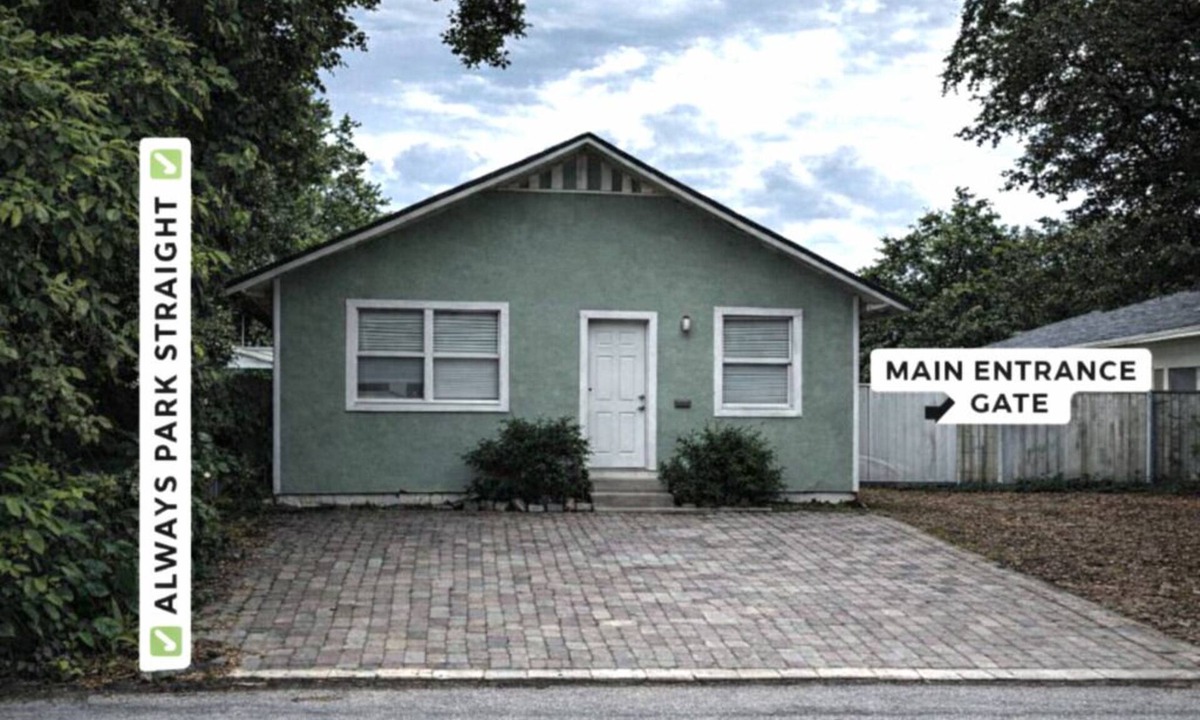 Park East House | Duplex-2 Apts, 4br/3bth/Playground, backyard walk to Downtown, LidoBeach - 8mins