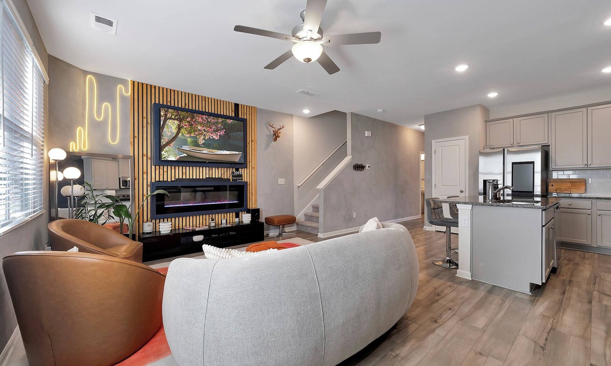 Decatur House | Electric & Vibrant home 15 min from Downtown ATL