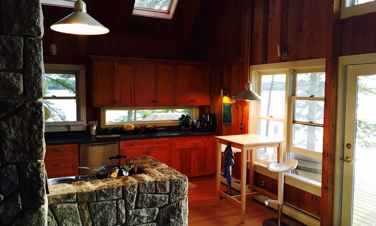 Sullivan House | “Escape” to a Waterfront Artist’s Home on Secluded Evergreen Point, Taunton Bay
