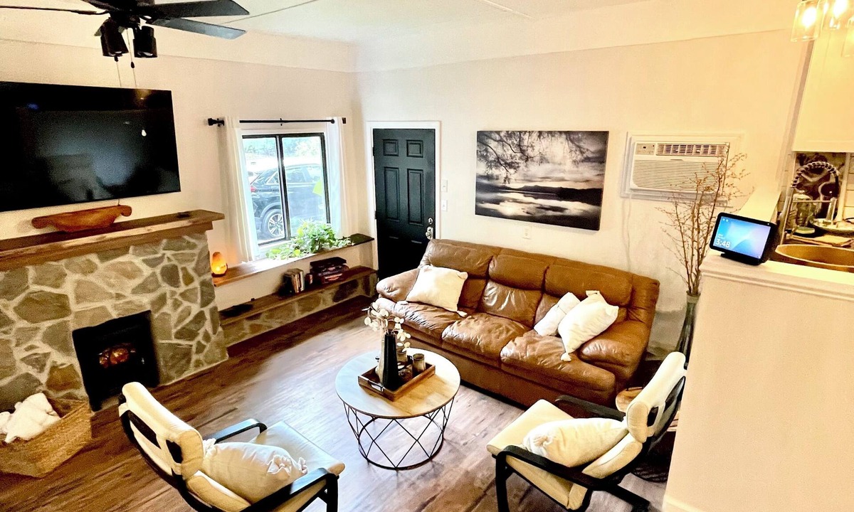 Westport House | Family friendly 2-bedrm 4 bed guest house with all essentials.