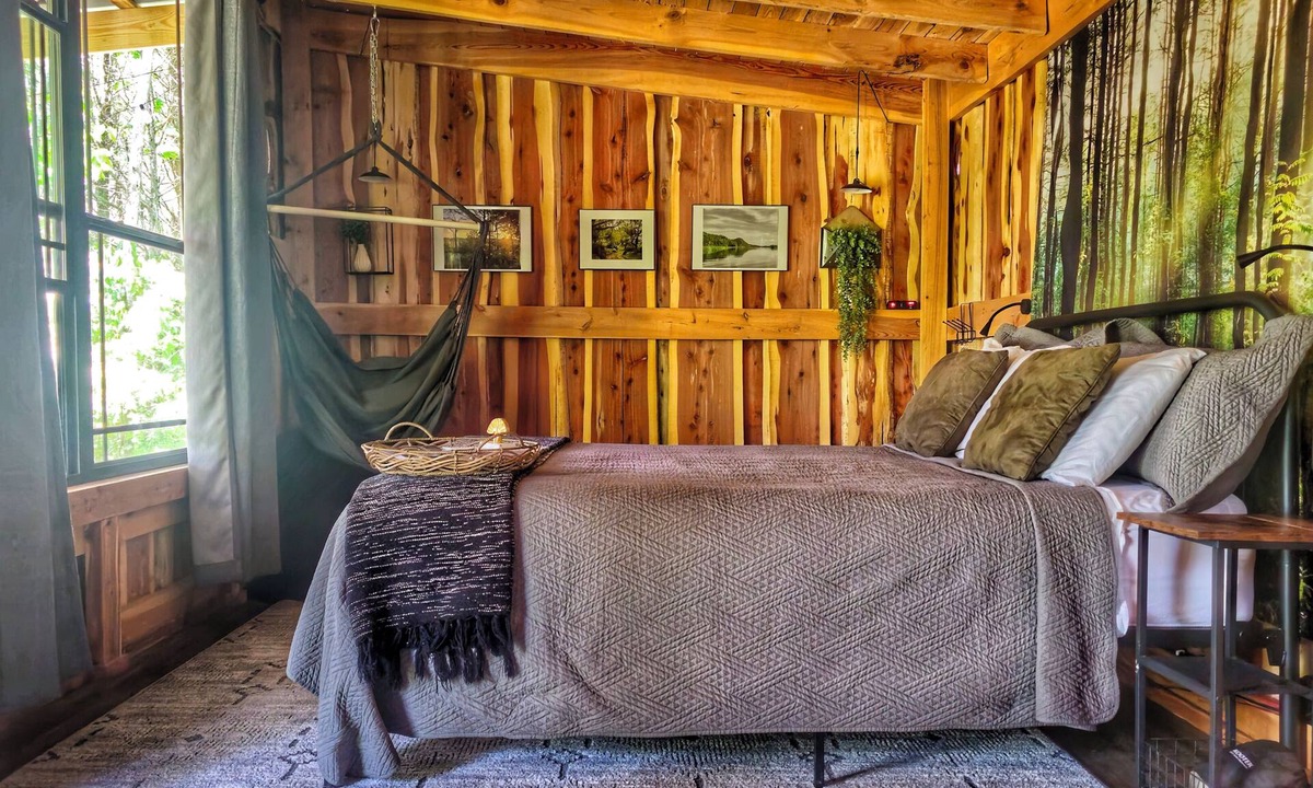 Morristown Cabin | GlampVentures "Cedar Suncatcher" Glamping @ Nolichucky River near Smoky Mtns