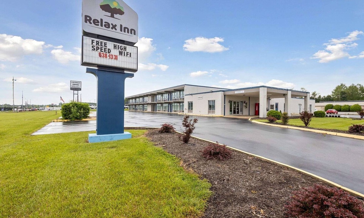 Greeneville Apartment | Greeneville, TN|King Bed|Smoking