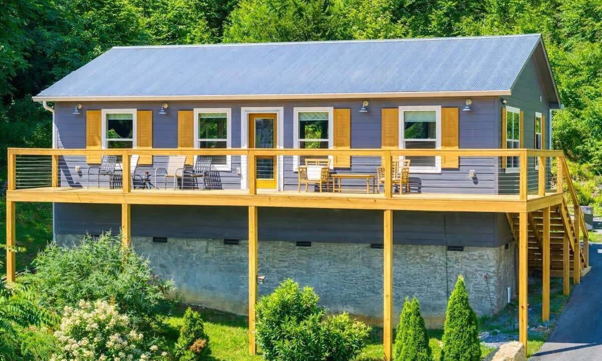 Chalet Village North House | Hot Tub Retreat | 1 Mile to Gatlinburg Fun