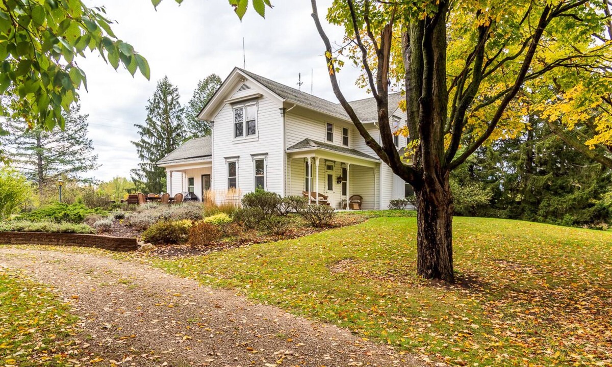 Fennville House | Inviting farmhouse for your family getaway, minutes from beaches. Pet friendly!