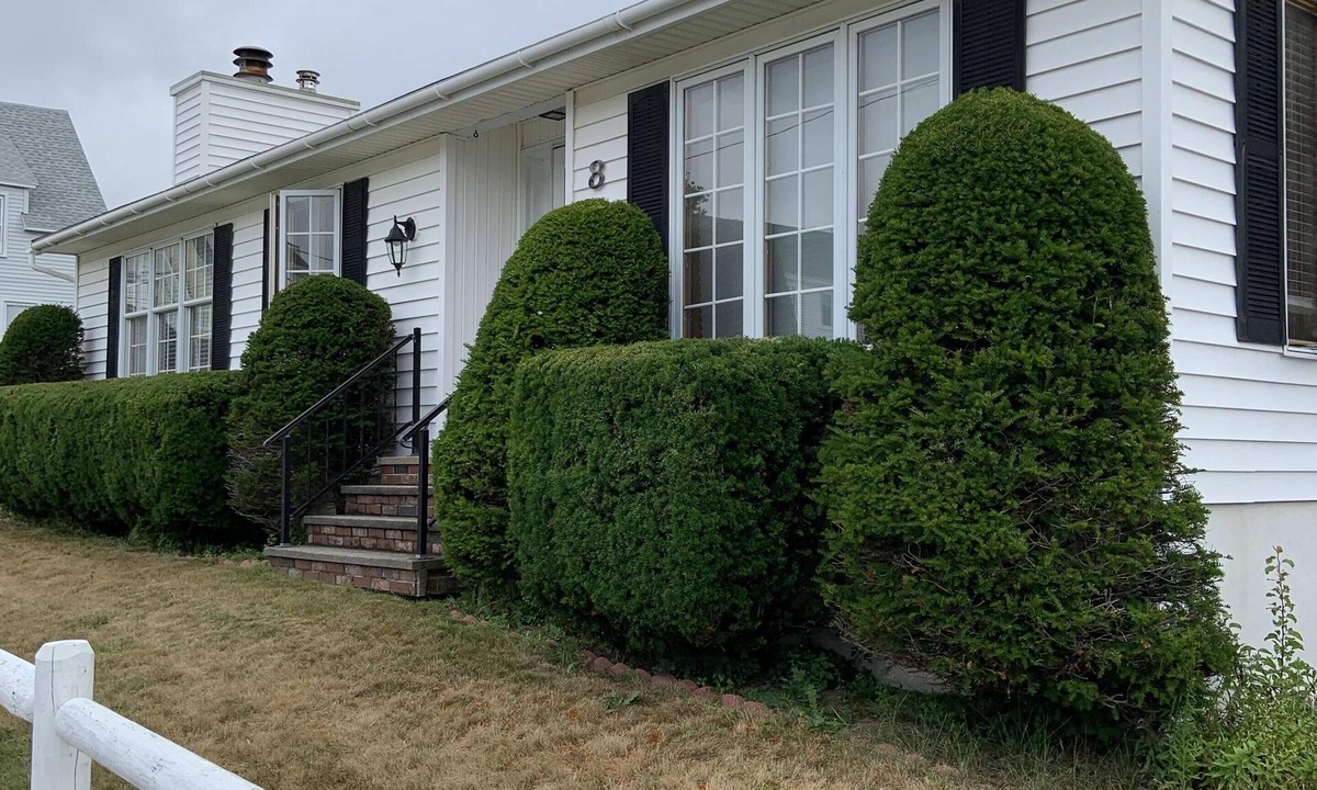 Old Orchard Beach House | Just steps to the Ocean and 7 minute walk to the Pier.