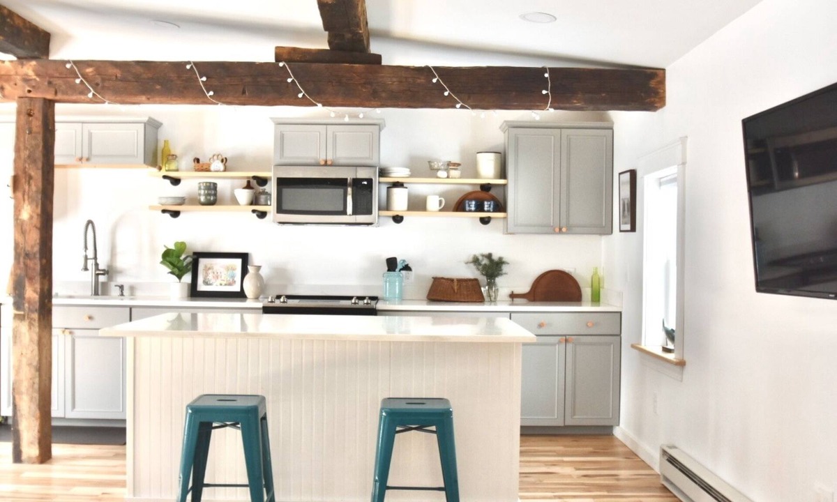 Topsham Apartment | King Size Bed - Hip Studio with Washer&Dryer on 1st FL 3min to downtwon