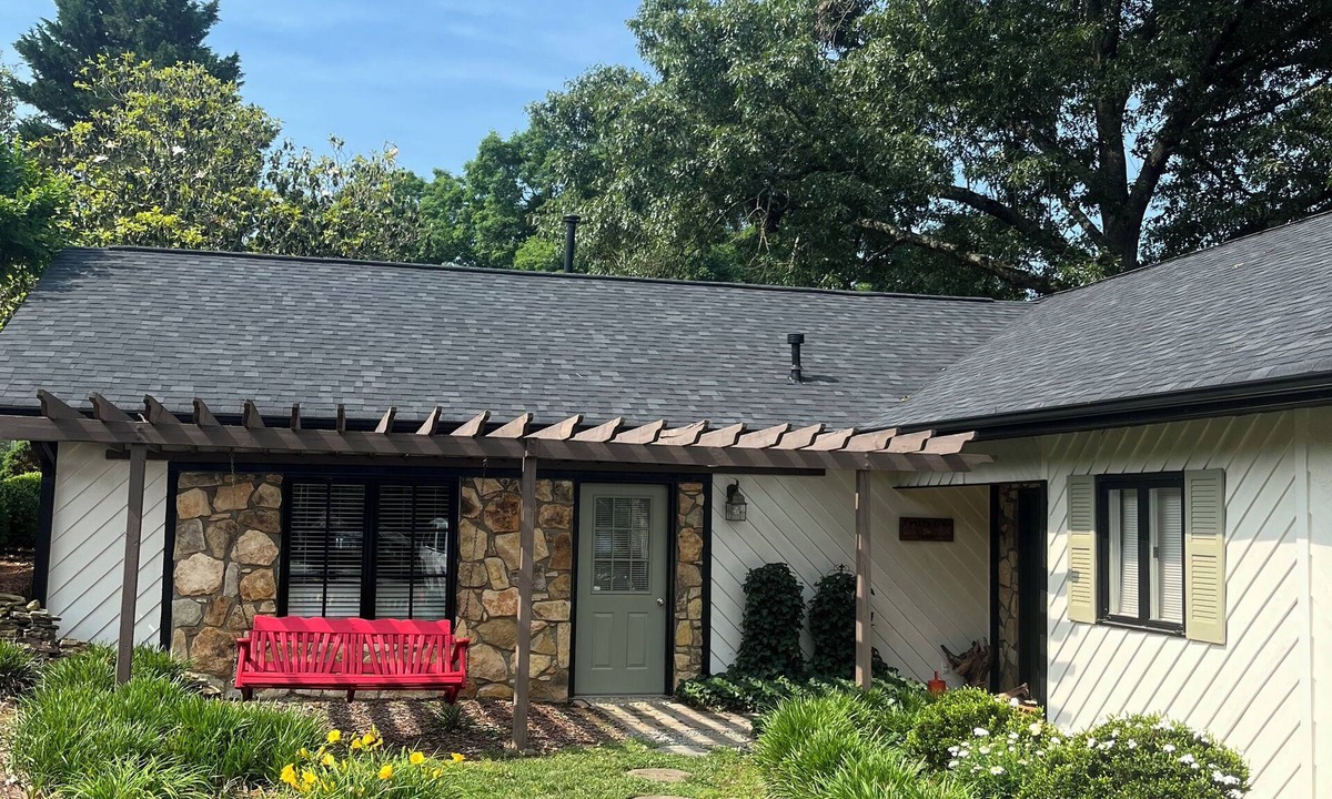 Monroe House | Lakefront Retreat-Fishing/Gameroom TwiTTy TiMe