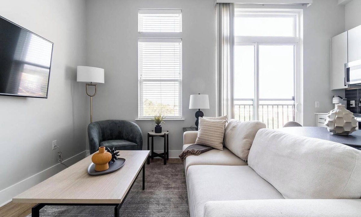 Downtown Apartment | Landing | Beautiful Studio, Pool, Gym