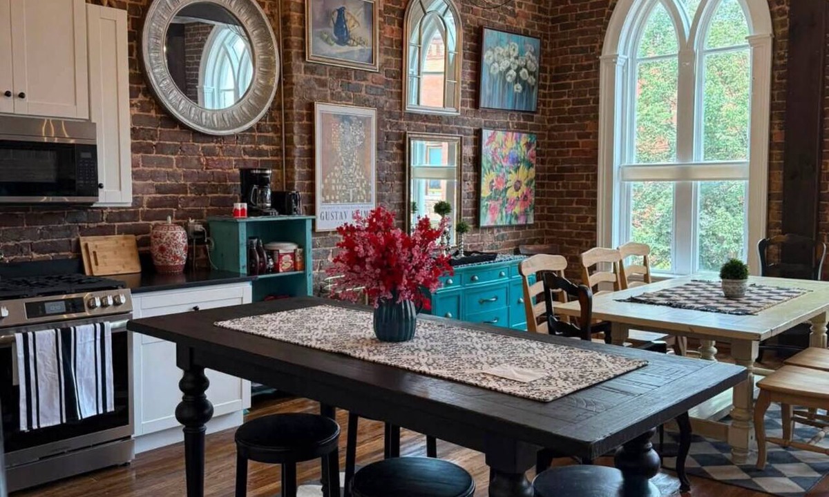 Jonesborough Apartment | Loft on Main, charming apartment in delightful Historic Downtown Jonesborough