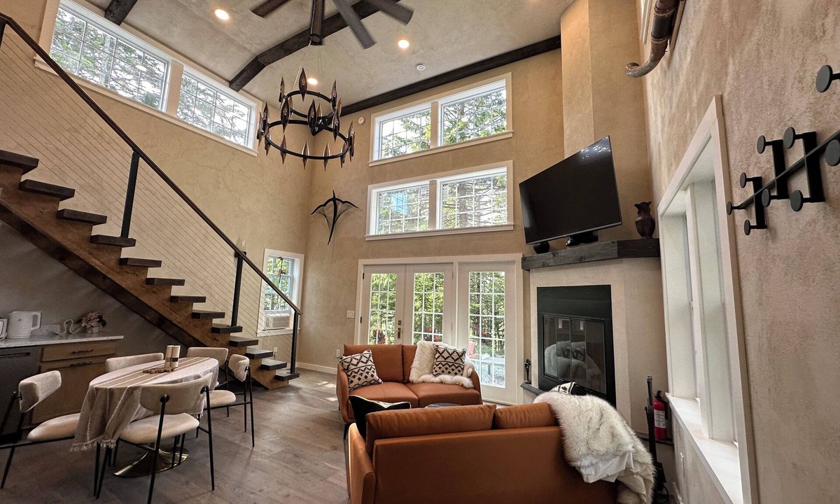 Bass Harbor House | Lux Cabin 2/2, HotTub, Wood Fireplace, Soaker Tub, Firepit, Walk to Lighthouse