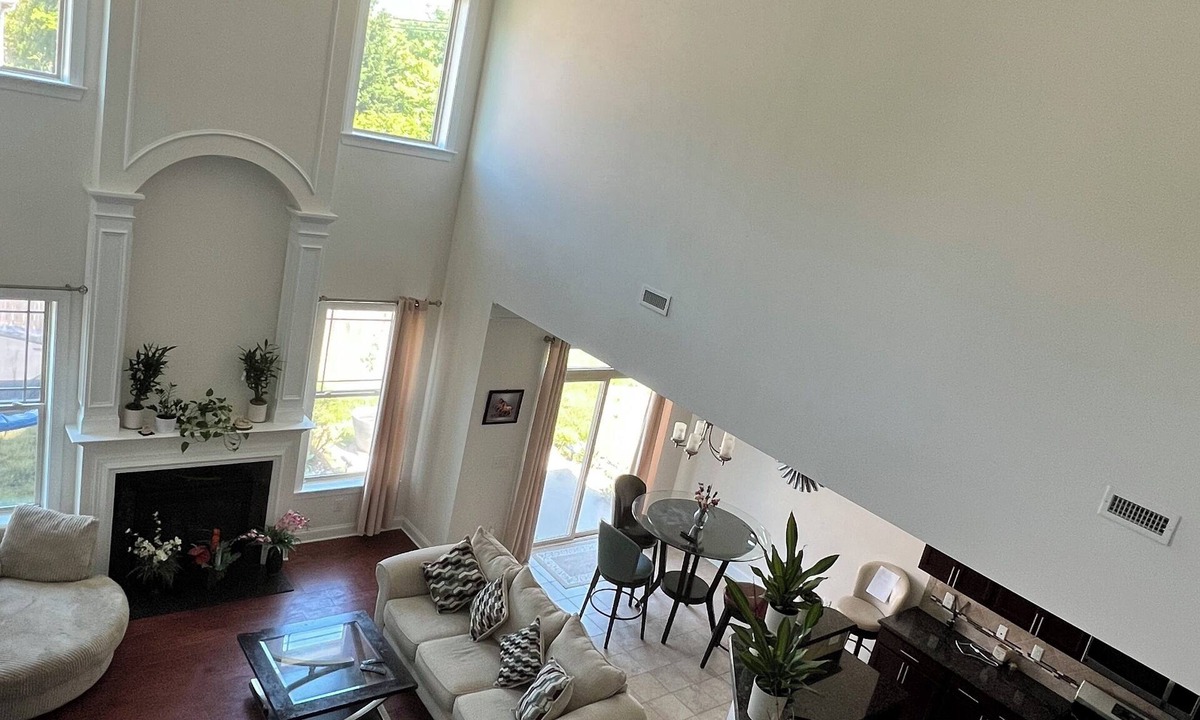 High Point House | 🍀 Luxury Home 3 BDR & 2.5 Bth, 1 King & 2 Queen, Furniture market, HPU, Stadium