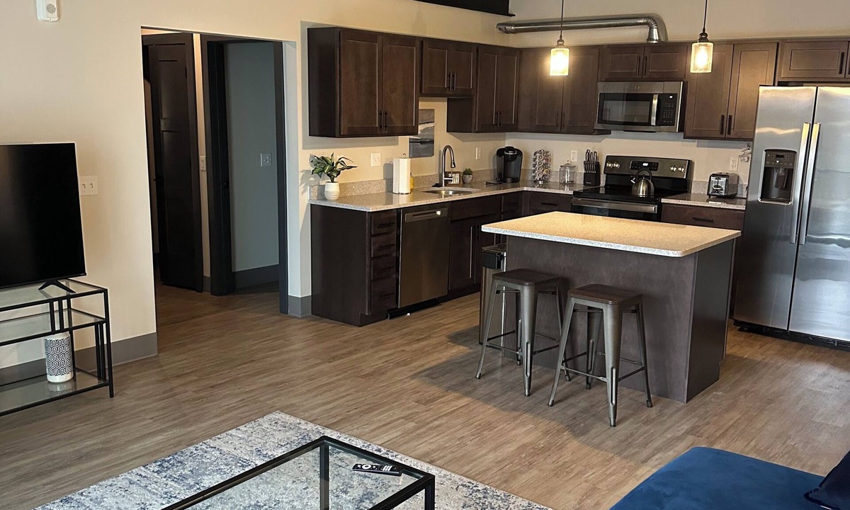 Central Business District Apartment | Luxury King Suite Downtown Kalamazoo