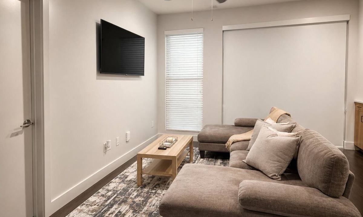 Westside Apartment | LUXURY MIDTOWN ATLANTA RETREAT WALK TO DINING, ATTRACTIONS & NIGHTLIFE