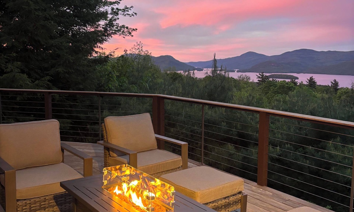 Diamond Point House | Luxury Retreat w Gorgeous Lake Views, Minutes to Marina, Beach & Dining