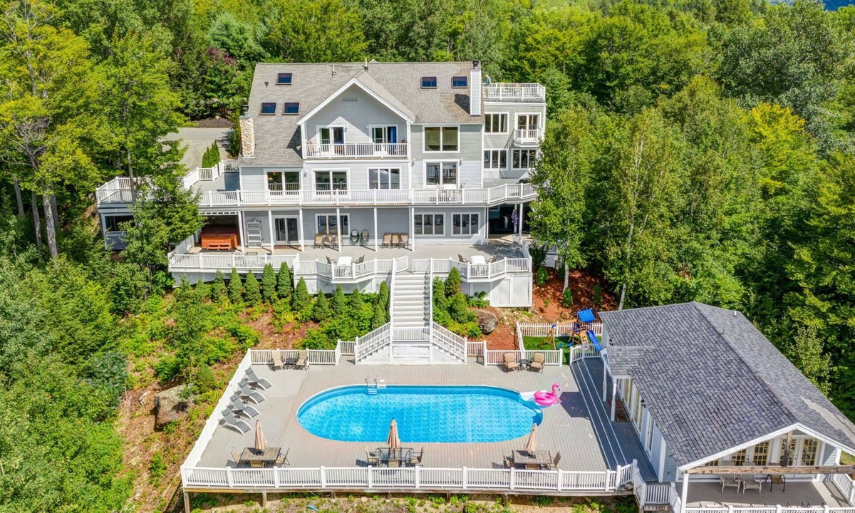 Sunday River Area House | Luxury Sunday River Bike & Hike Home! - 10 Bdrms, Hot Tub & Much More! SPACIOUS